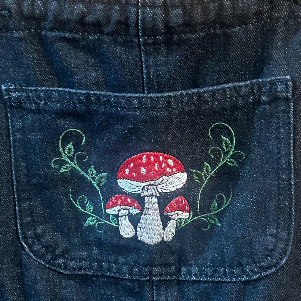ROMWE Black Denim Mushroom‎ Embroidered Ruffle Strap Short Overalls Size S